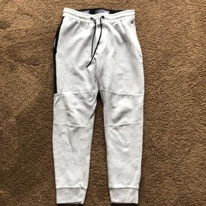 Men’s American Eagle fleece joggers